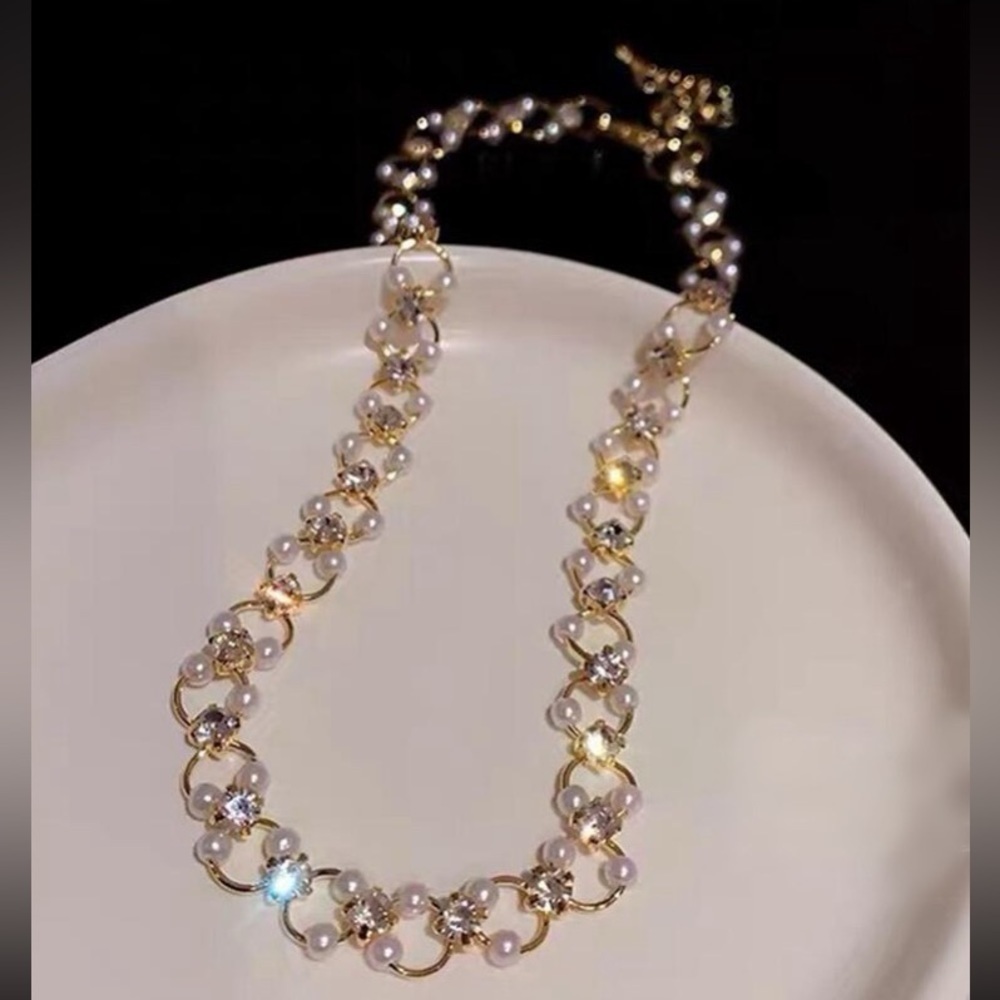 Rhinestone And Pearl Choker - Picture 2 of 3